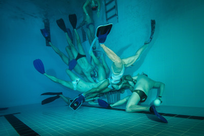 ...všichni do koše!